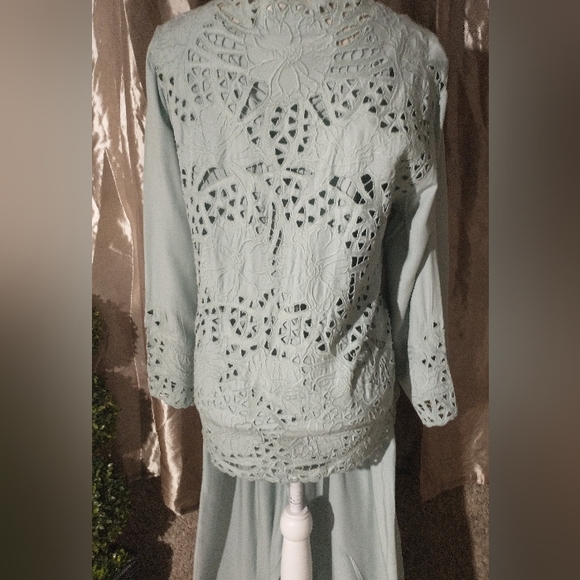 Bali Emerald - Resort, Lounge Wear - Camisole, Pants & Cut Out Lace Jacket - Picture 10 of 13